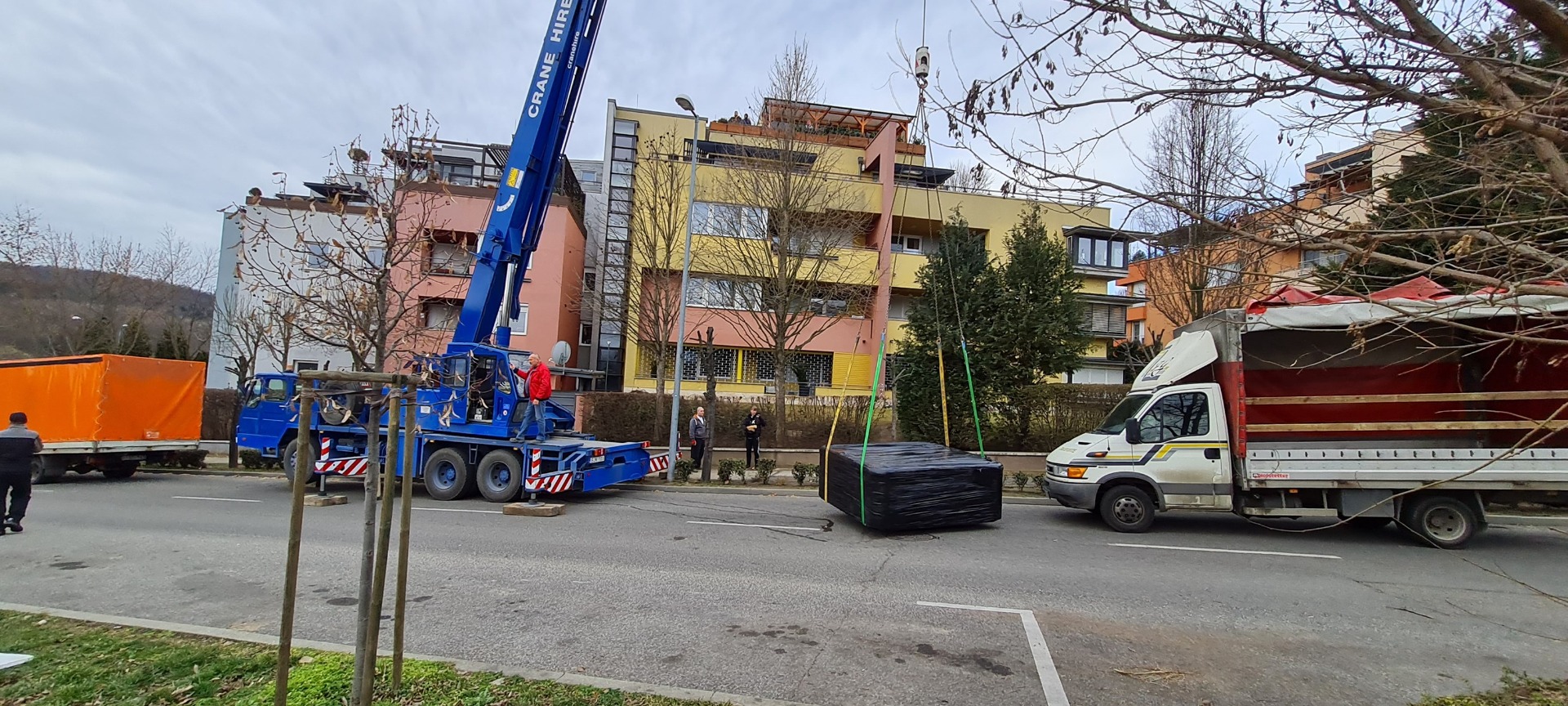 Jakuzzi szállítás daruval